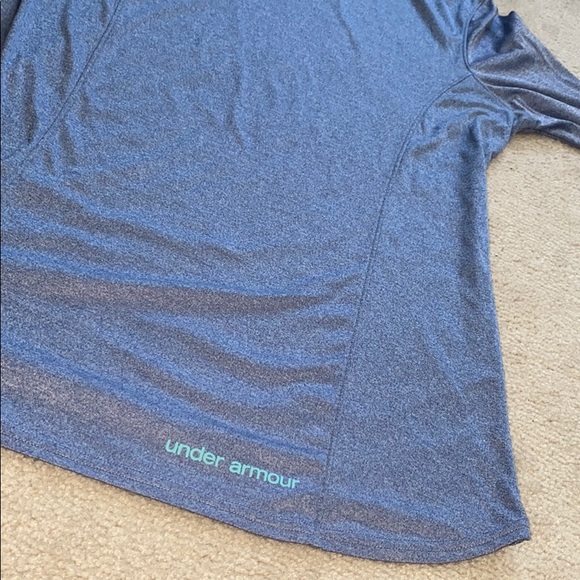 Under armour semi fitted hooded workout shirt - Picture 3 of 4